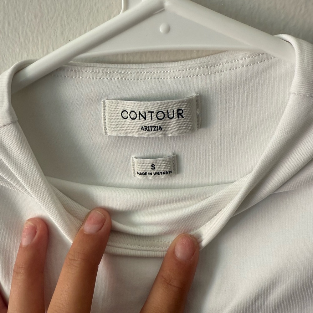 Aritzia Contour Top in Crisp White
